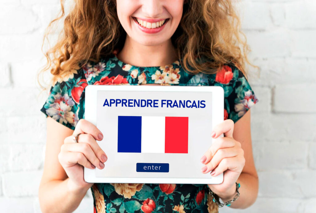 Mulher que estuda francês
